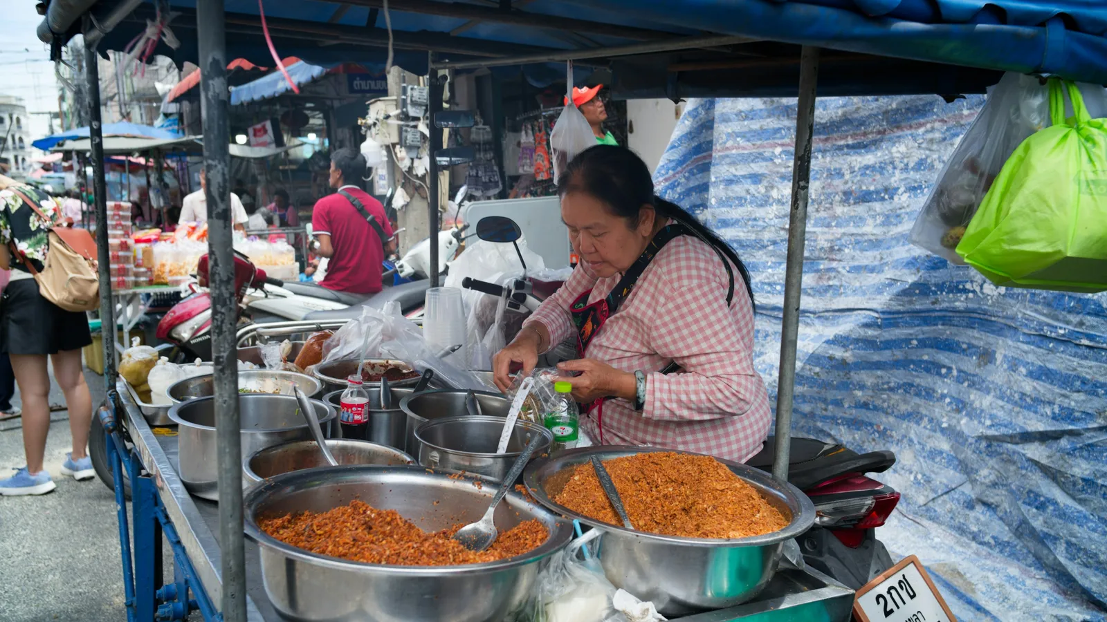 Cooking from Local Markets While Traveling