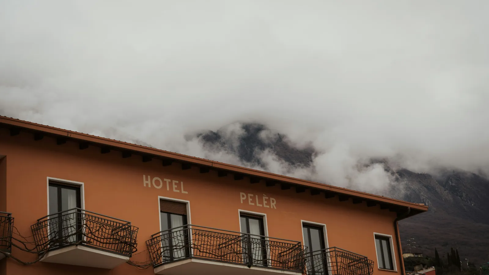 Eco-Lodges vs Hostels: Choosing Your Stay