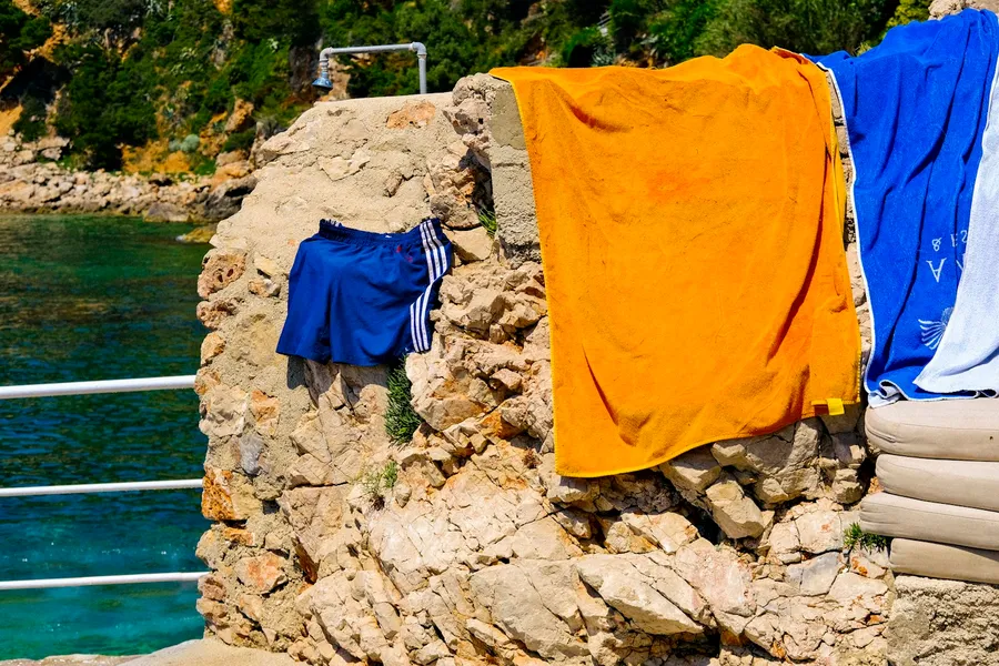 Illustration for Microfiber vs Linen: Which Travel Towel Actually Performs