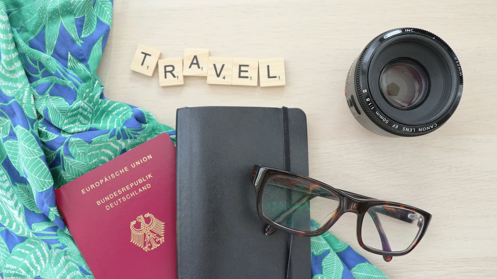 roammate vs Facebook Travel Groups: App vs Community