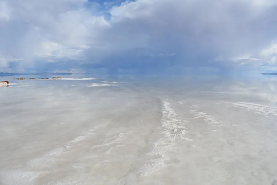 Salt flat mirror reflections at Uyuni